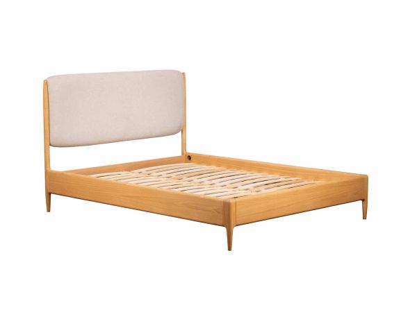 Winchester 135cm upholstered bedstead