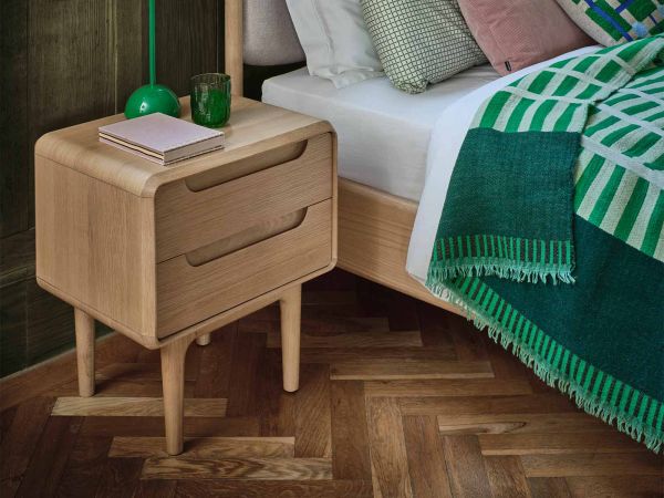Winchester 135cm upholstered bedstead