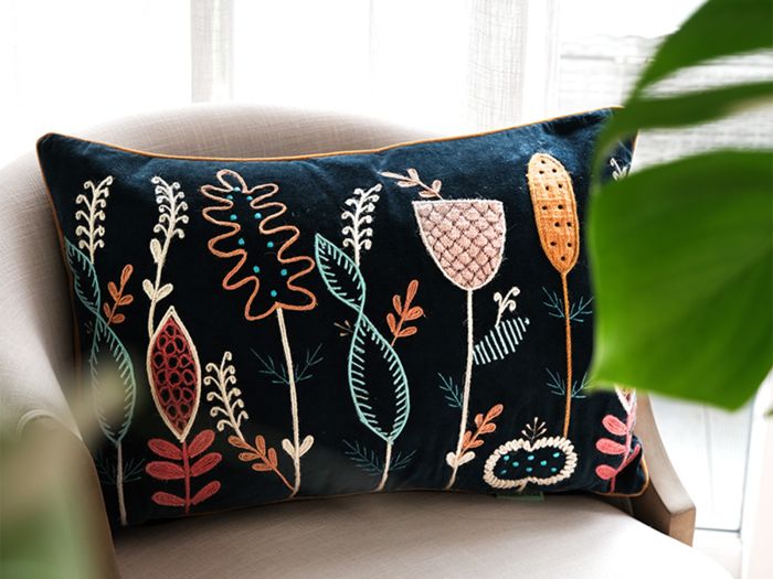 Pasture Velvet cushion (Teal)