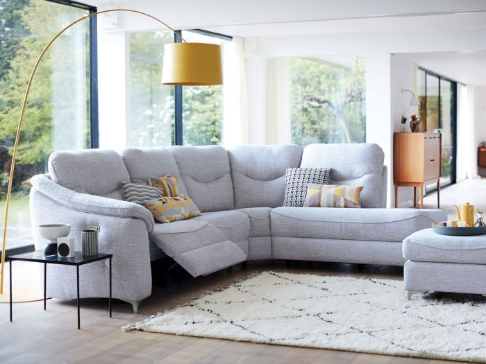Jackson Right Hand Facing 3 Corner Chaise With Single Power Recliner