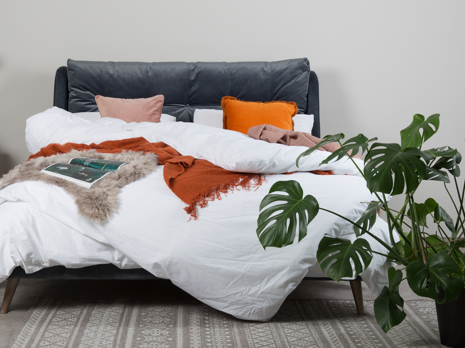 Linea bedstead Ralph_Crop_1