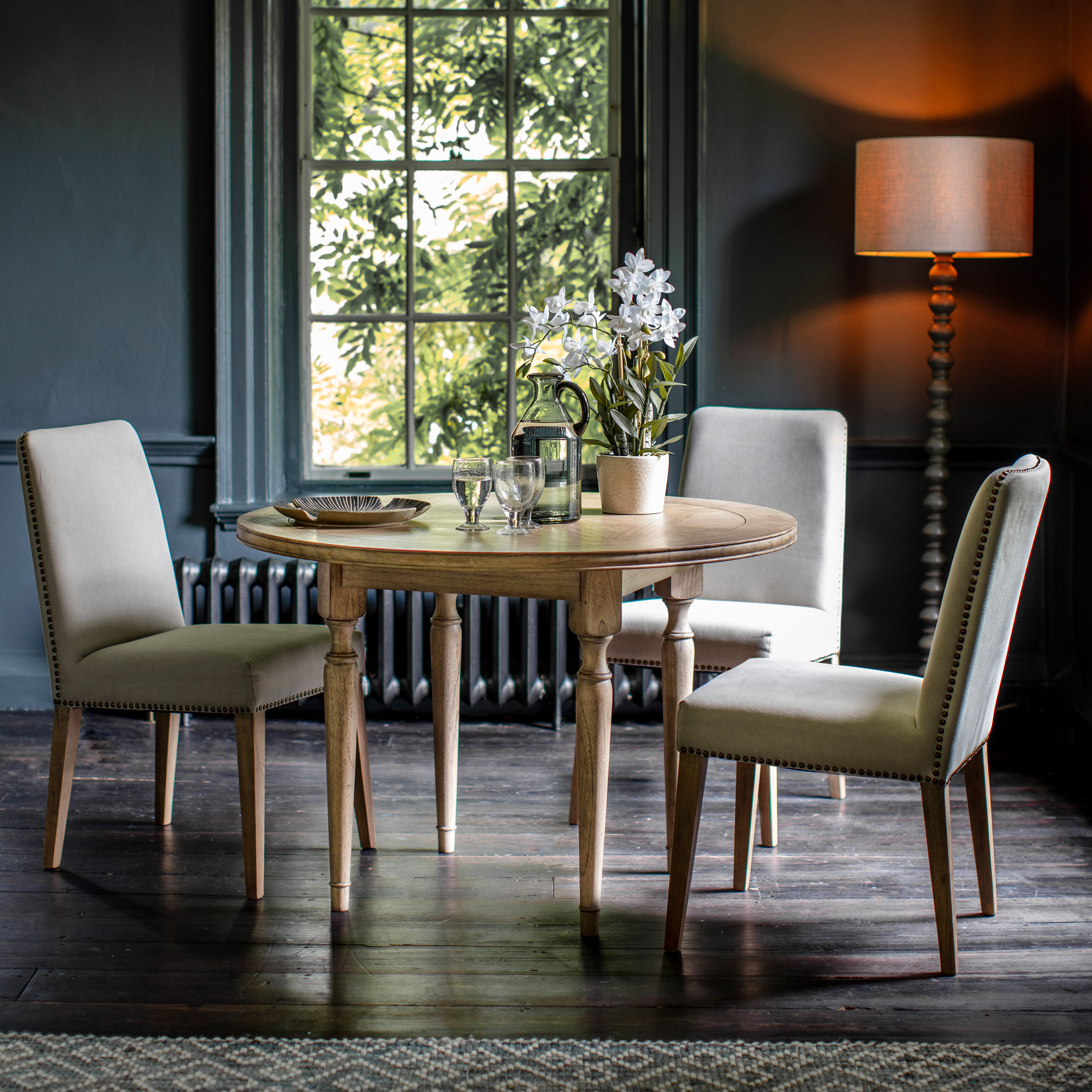 Grenadine_Round_Table_-